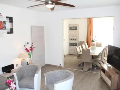 TV/Unterhaltungsangebot in der Unterkunft Holiday Home Modernes Ferienhaus in Daun by Interhome