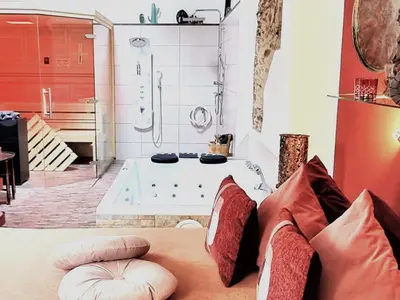 Ein Sitzbereich in der Unterkunft Holiday Home Wellness-Chalet by Interhome