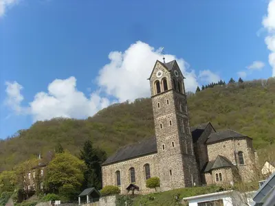 Ein allgemeiner Bergblick oder ein Berglick von des Gasthauses aus