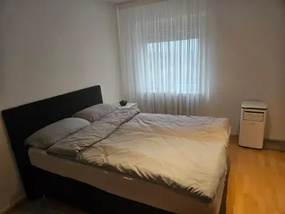 Grundriss der Unterkunft Gemütliche 2-Zimmer-Ferienwohnung mit Wohnzimmer, Dusche & Küche, Schlafzimmer