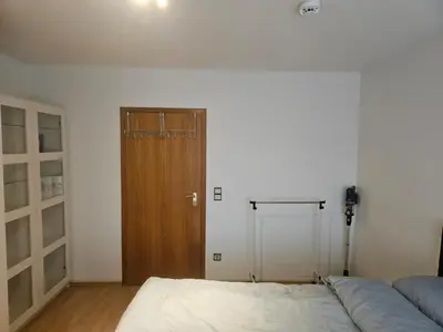 Grundriss der Unterkunft Gemütliche 2-Zimmer-Ferienwohnung mit Wohnzimmer, Dusche & Küche, Schlafzimmer