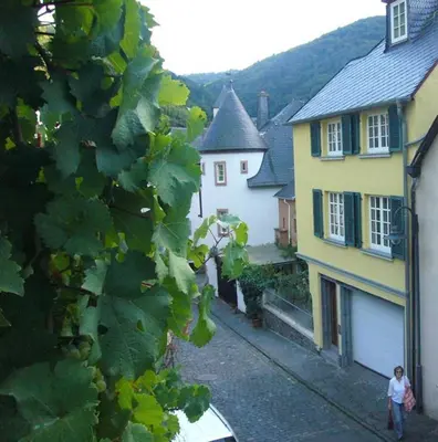 Das Gebäude in dem sich die Ferienwohnung befindet
