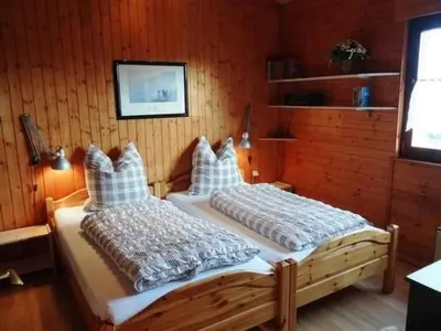 Ein Bett oder Betten in einem Zimmer der Unterkunft Holiday Home Haus Sonnenhang by Interhome