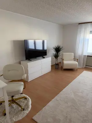 TV/Unterhaltungsangebot in der Unterkunft TDY TLA Housing & Guest Apartment