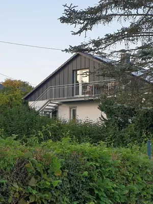 Das Gebäude in dem sich die Ferienwohnung befindet