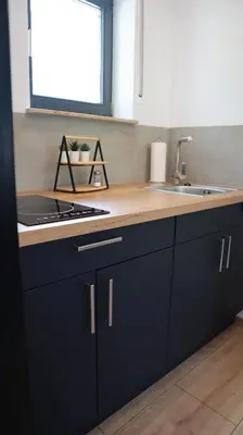 Küche/Küchenzeile in der Unterkunft Ferienwohnung Sayntal - Blick auf Schloss Sayn