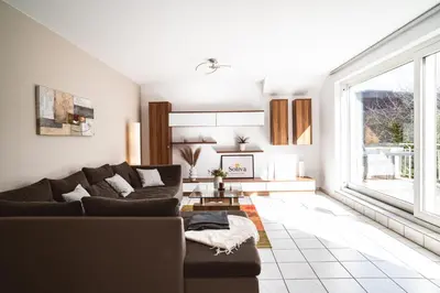 Ein Sitzbereich in der Unterkunft Panoramablick - Großzügige Ferienwohnung mit Panorama- & Burgblick