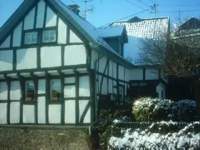 Das Gebäude in dem sich die Ferienwohnung befindet