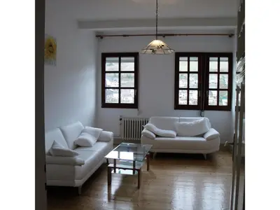 Ein Sitzbereich in der Unterkunft Apartment Wohnung in einem historischen Gebäude mit Balkon und Blick auf die Mosel by Interhome