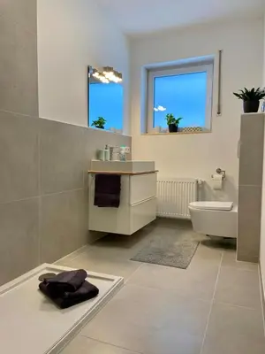 Ein Badezimmer in der Unterkunft Familienwohnung im Hochwald Nähe Trier und Mosel ruhig und naturnah