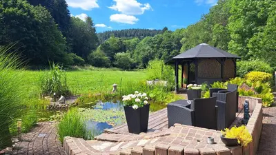 Ein Garten an der Unterkunft OREA Ferien-Appartment nähe Nürburging Rhein Ahr Eifel--- NEU NEW RENOVIERT
