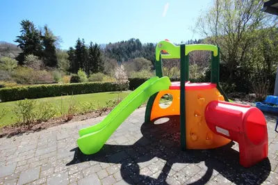 Ein Kinderspielbereich in der Unterkunft Landhaus Waldeifel - 18 Personen