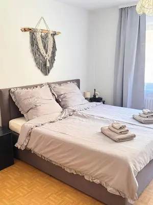Ein Bett oder Betten in einem Zimmer der Unterkunft Ferienwohnung 1 Zimmer und Küche in Zell-Mosel