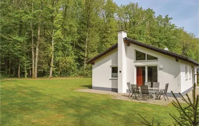 Das Gebäude in dem sich das Ferienhaus befindet