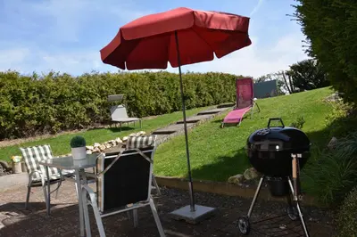 Ein Garten an der Unterkunft Ferienwohnung Hedi