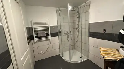 Ein Badezimmer in der Unterkunft Franky House am Nürburgring