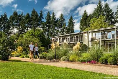 Ein Garten an der Unterkunft Menschels Vitalresort