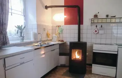 Küche/Küchenzeile in der Unterkunft Cozy Apartment In Gerolstein-Müllenborn