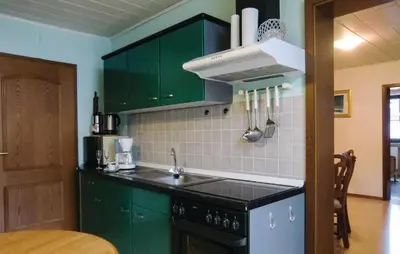 Küche/Küchenzeile in der Unterkunft 2 Bedroom Cozy Apartment In Duppach