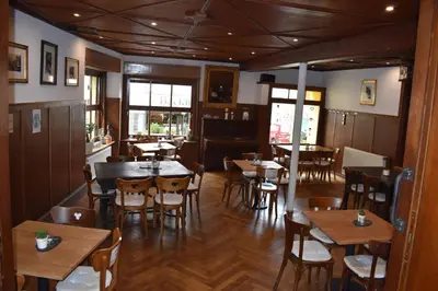 Ein Restaurant oder anderes Speiselokal in der Unterkunft Landgasthof Zur Sonne