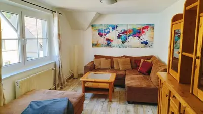 Ein Sitzbereich in der Unterkunft Ferienwohnung am Nürburgring 2.OG