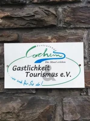 Ein Zertifikat, Auszeichnung, Logo oder anderes Dokument, das in der Unterkunft Stadtblick ausgestellt ist