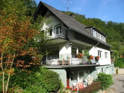 Das Gebäude in dem sich die Ferienwohnung befindet