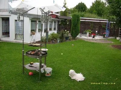 Ein Garten an der Unterkunft Haus Irena