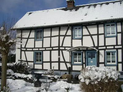 Haus Höppches im Winter