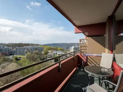 Ein Balkon oder eine Terrasse in der Unterkunft Apartment Relax - B907 by Interhome