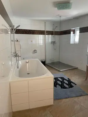 Ein Badezimmer in der Unterkunft Relaxen im alten Winzerhaus Fewo OG