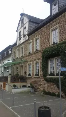 Das Gebäude in dem sich das Gasthaus befindet