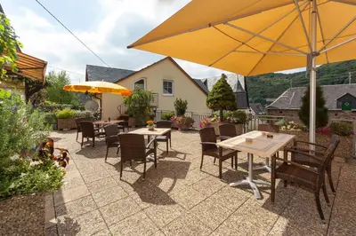 Ein allgemeiner Bergblick oder ein Berglick von der Ferienwohnung aus