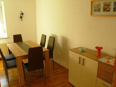 Küche/Küchenzeile in der Unterkunft Ferienwohnung Thielen - Waldrach/Ruwertal