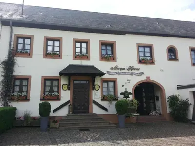 Das Gebäude in dem sich das Gasthaus befindet