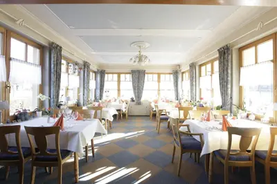 Ein Restaurant oder anderes Speiselokal in der Unterkunft Haus Waldesruh