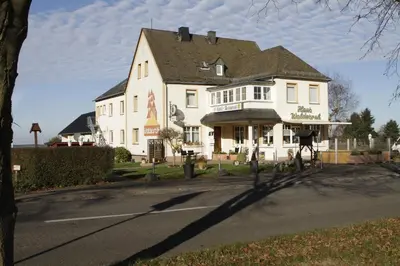 Das Gebäude in dem sich die Pension befindet
