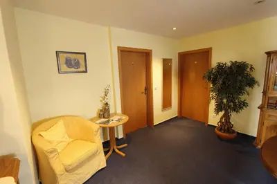 Ein Sitzbereich in der Unterkunft Gasthaus Pension Moselgruss