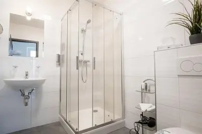 Ein Badezimmer in der Unterkunft Fast Lane Hotel