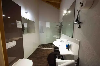 Ein Badezimmer in der Unterkunft The Paddock B&B