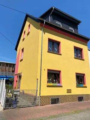 Das Gebäude in dem sich die Ferienwohnung befindet