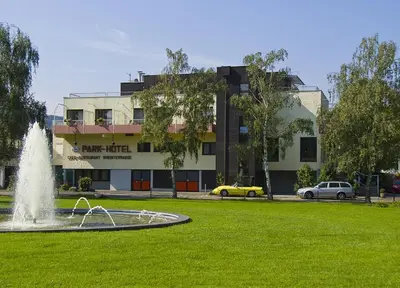 Ein Garten an der Unterkunft Park-Hotel