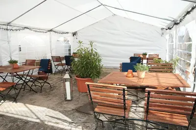 Ein Restaurant oder anderes Speiselokal in der Unterkunft Gasthaus zur Krone