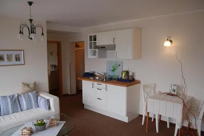 Küche/Küchenzeile in der Unterkunft Hotel-Ferienwohnungen Cafe Maarblick