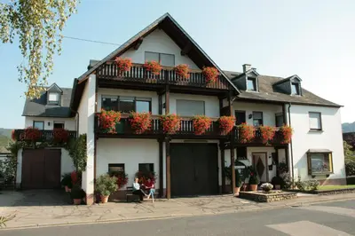 Das Gebäude in dem sich die Pension befindet