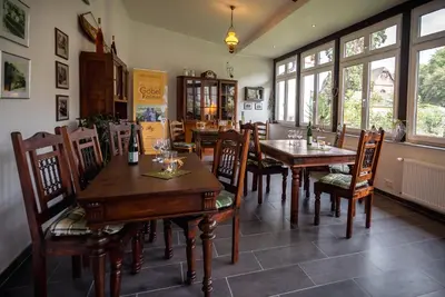 Ein Restaurant oder anderes Speiselokal in der Unterkunft Ferienweingut Göbel