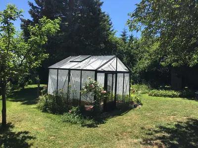 Ein Garten an der Unterkunft Altes Pfarrhaus Gondershausen