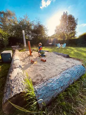Ein Garten an der Unterkunft Altes Pfarrhaus Gondershausen