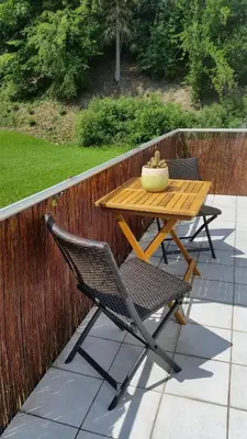Ein Garten an der Unterkunft Räuberhöhle