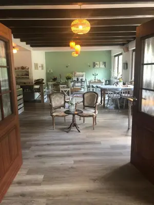 Ein Sitzbereich in der Unterkunft Bed&Breakfast Eifelpension Brückenschenke